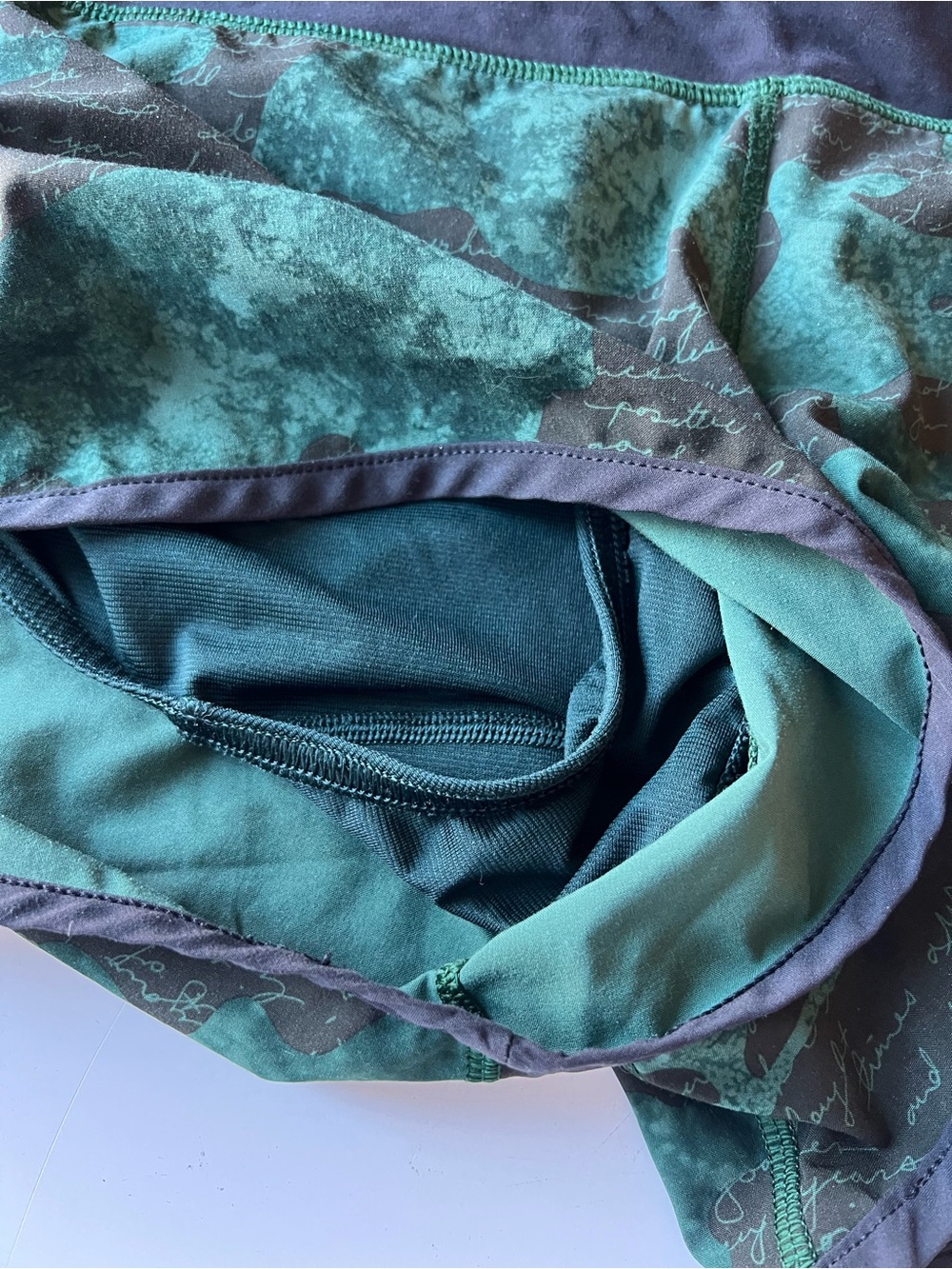Lululemon shorts 8 - Picture 4 of 6